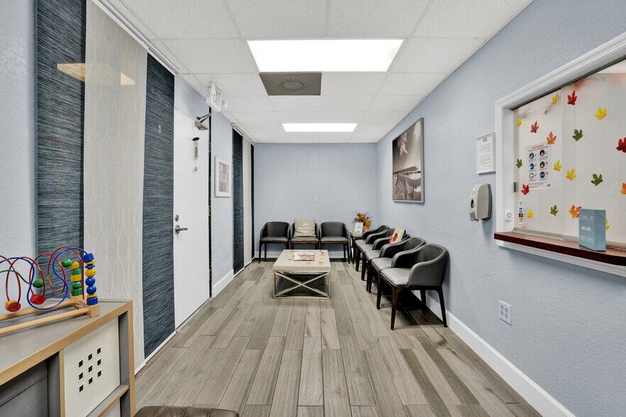 More Photos Of 8370 W Flagler St, Miami Medical For Lease