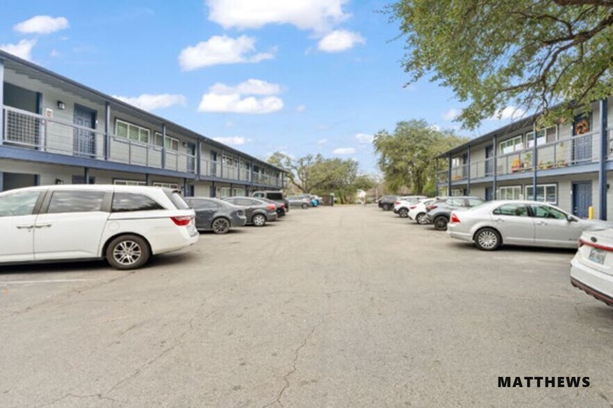 More Photos Of 4719 Harmon Ave, Austin Apartments For Sale