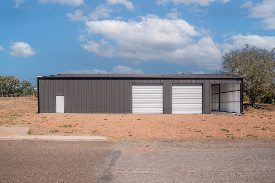 Primary Photo Of 101 Richards st, Brady Warehouse For Sale