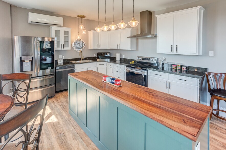 More Photos Of 205 S Illinois St, Belleville Office Residential For Sale