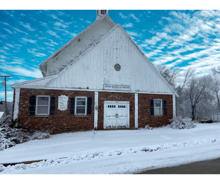 Primary Photo Of 332 State St, Ripon Specialty For Sale