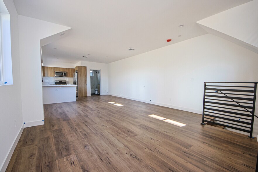 More Photos Of 6421 Troost Ave, North Hollywood Apartments For Sale
