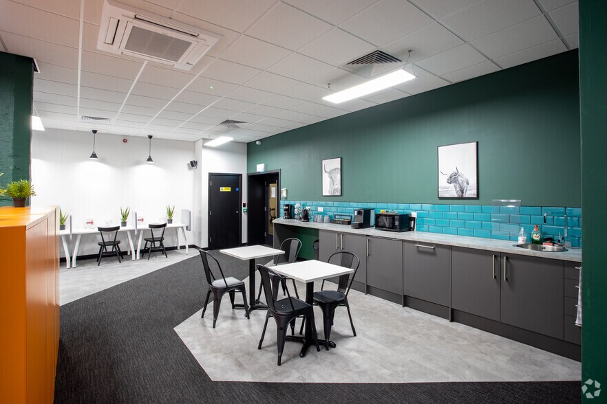 More Photos Of Washington St, Glasgow Office For Lease