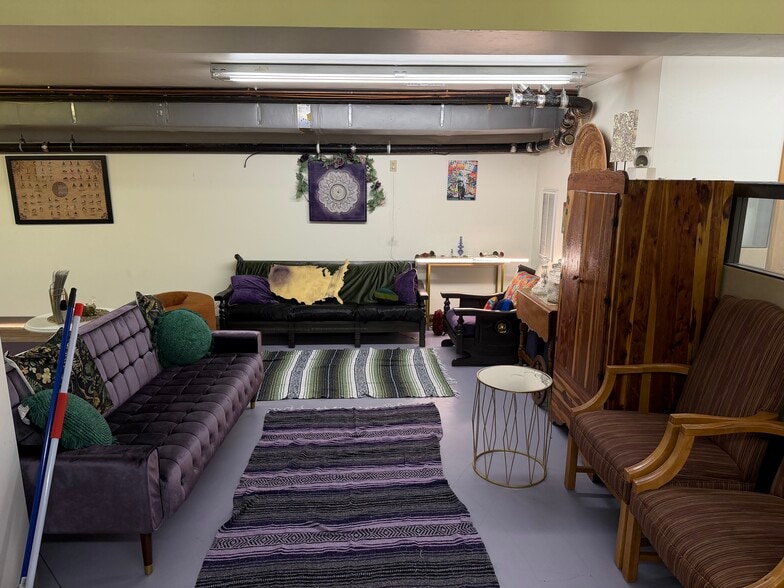 More Photos Of 73 Canal St, Millbury Showroom For Lease