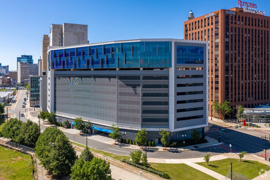 More Photos Of 494 Broad St, Newark Office For Lease