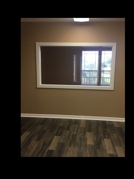 More Photos Of 811 Bradford Ave, Kemah Office For Lease