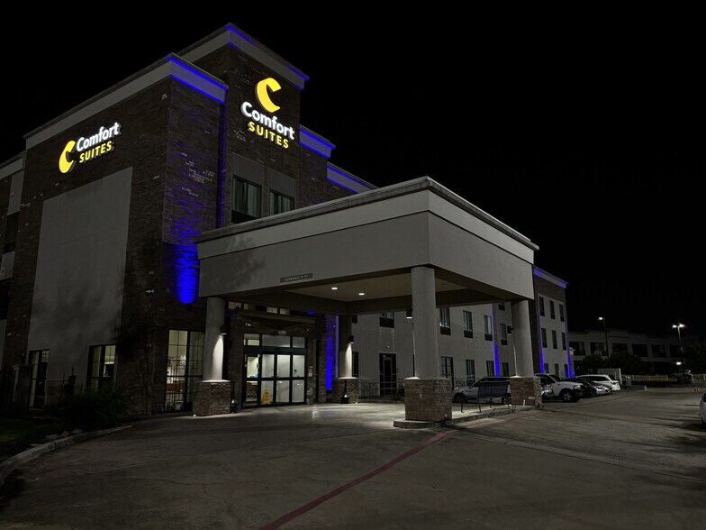 Primary Photo Of 7707 W Sam Houston Pkwy S, Houston Hotel For Sale