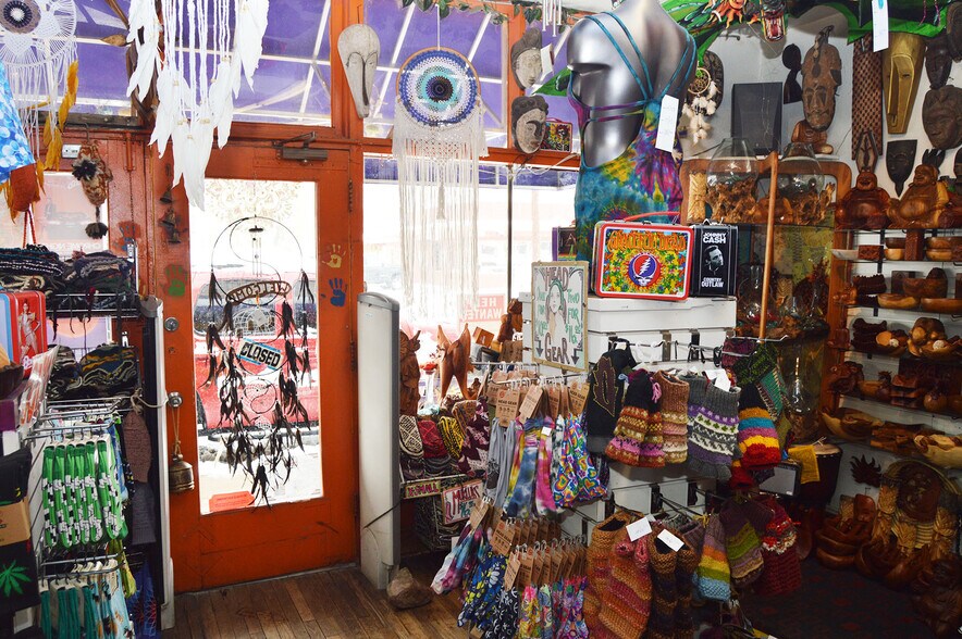 More Photos Of 311 Bear Creek Avenue, Morrison Storefront For Sale