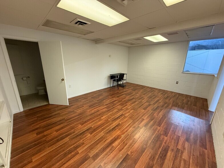 More Photos Of 400 Westbrook Ct, Spartanburg Service For Lease