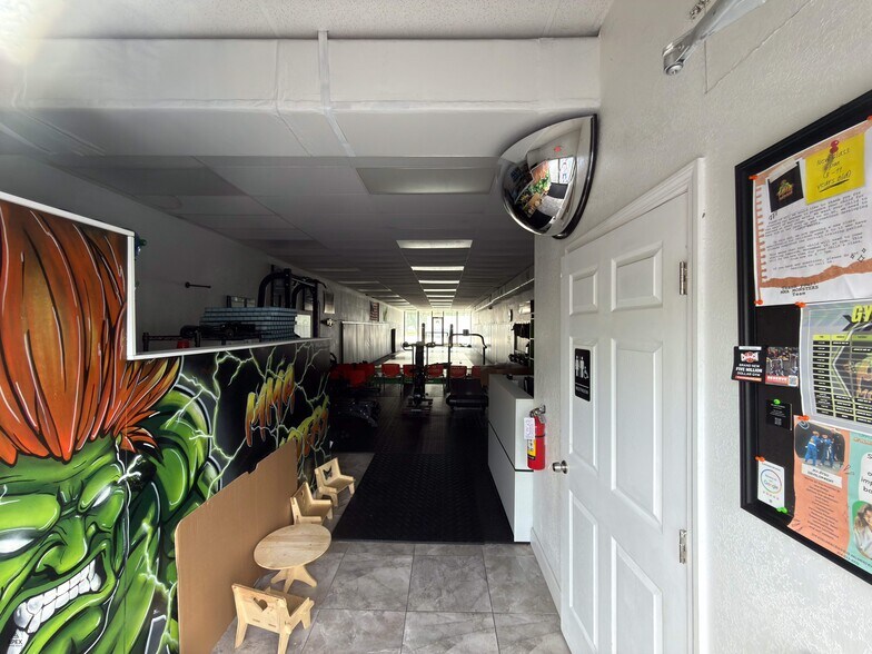 More Photos Of 300 W Hallandale Beach Blvd, Hallandale Beach Storefront Retail Office For Lease