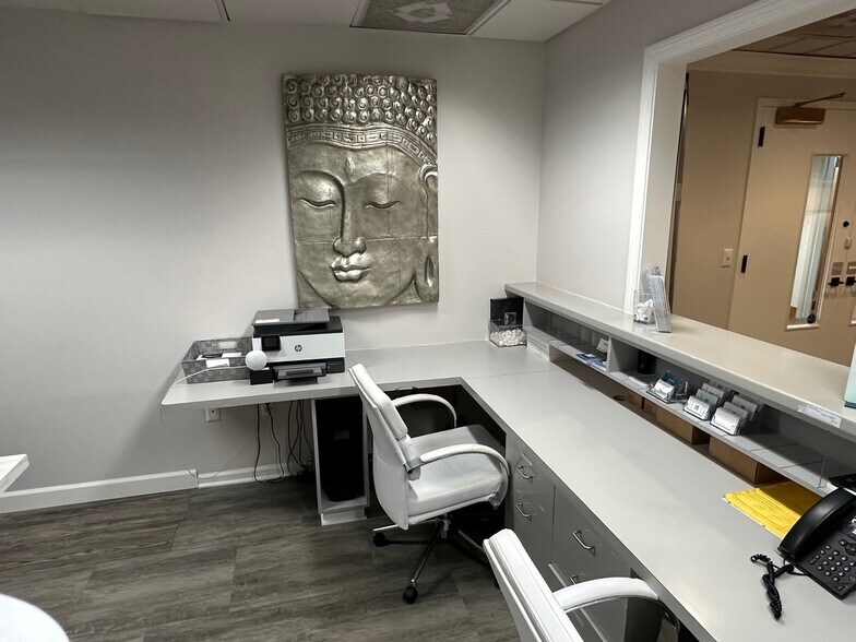 More Photos Of 148 East Ave, Norwalk Medical For Sale
