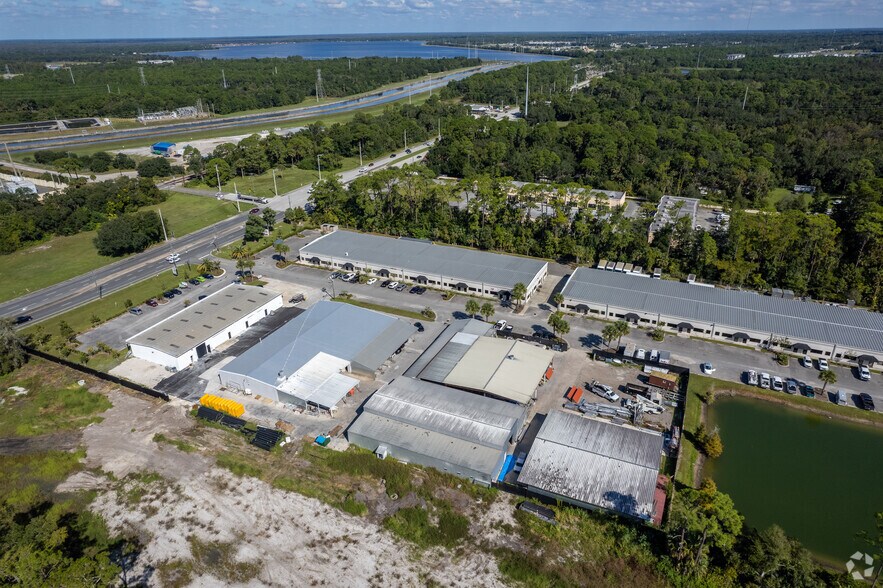 More Photos Of 907 S Charles Richard Beall Blvd, Debary Warehouse For Lease
