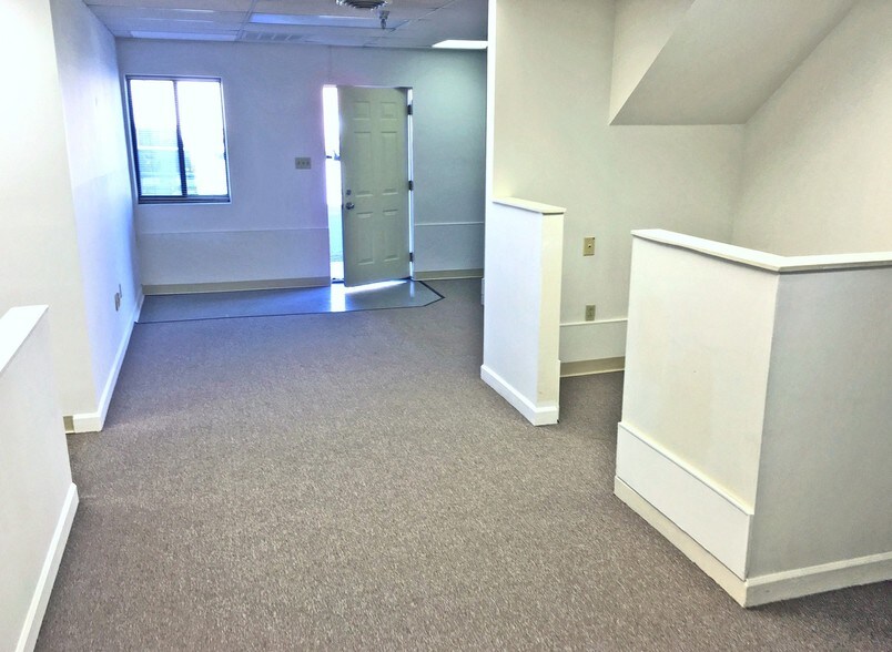More Photos Of 5714 Industry Ln, Frederick Warehouse For Lease