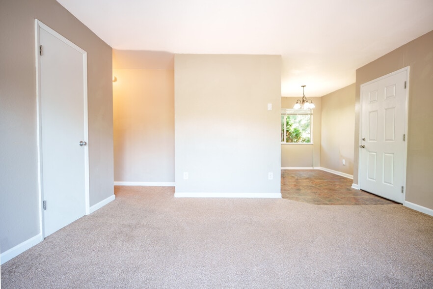 More Photos Of 9512-9524 N Oswego Ave, Portland Apartments For Sale