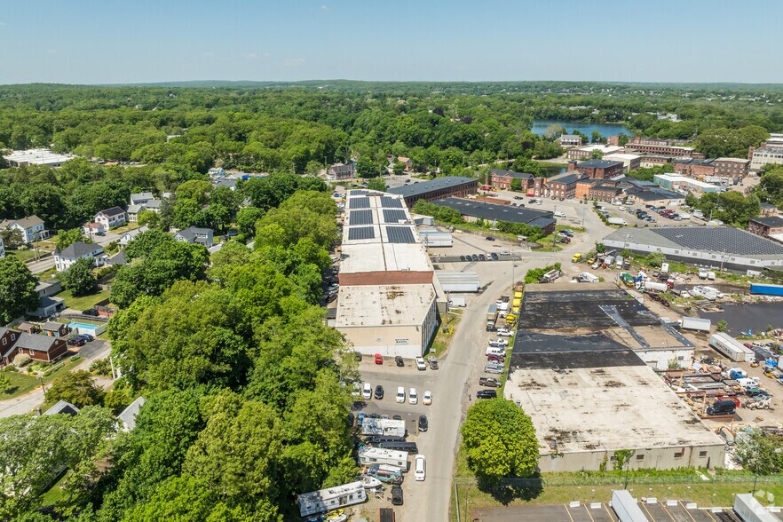 More Photos Of 50 Industrial Cir, Lincoln Manufacturing For Lease