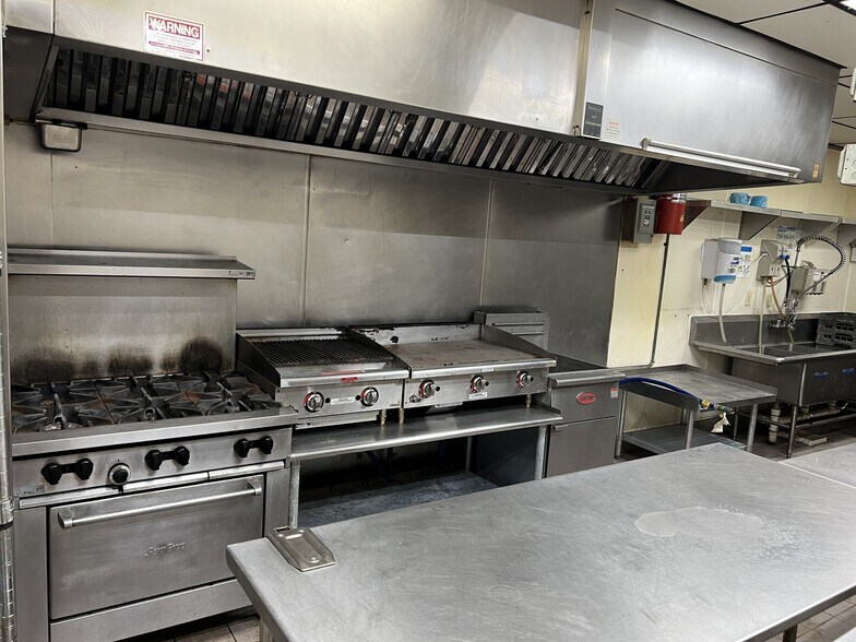 More Photos Of 340 Greenlawn Ave, Columbus Restaurant For Sale
