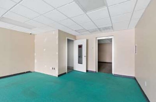 More Photos Of 809 N Main St, LaFayette General Retail For Sale