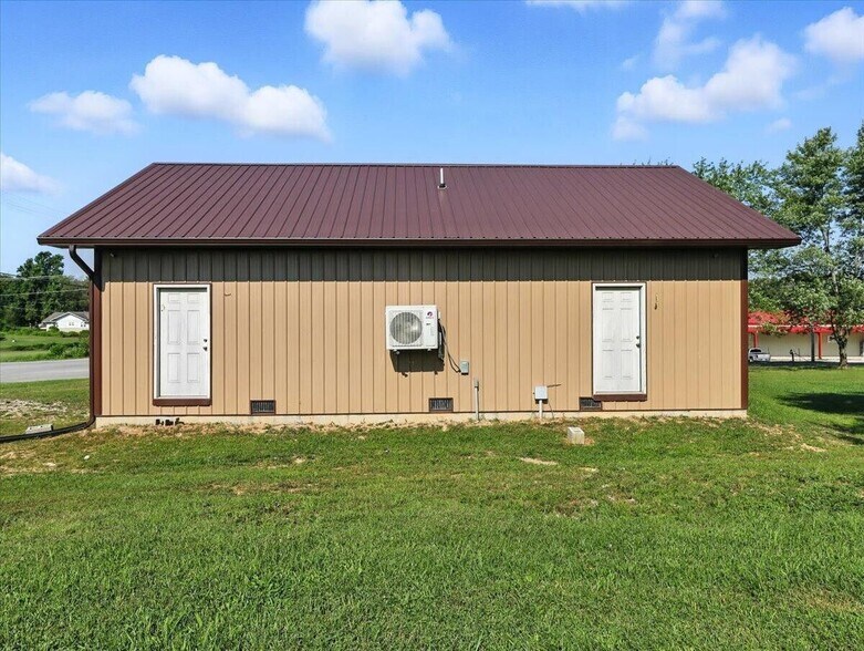 More Photos Of 401 N Busch Ave, Mountain Grove Office For Sale