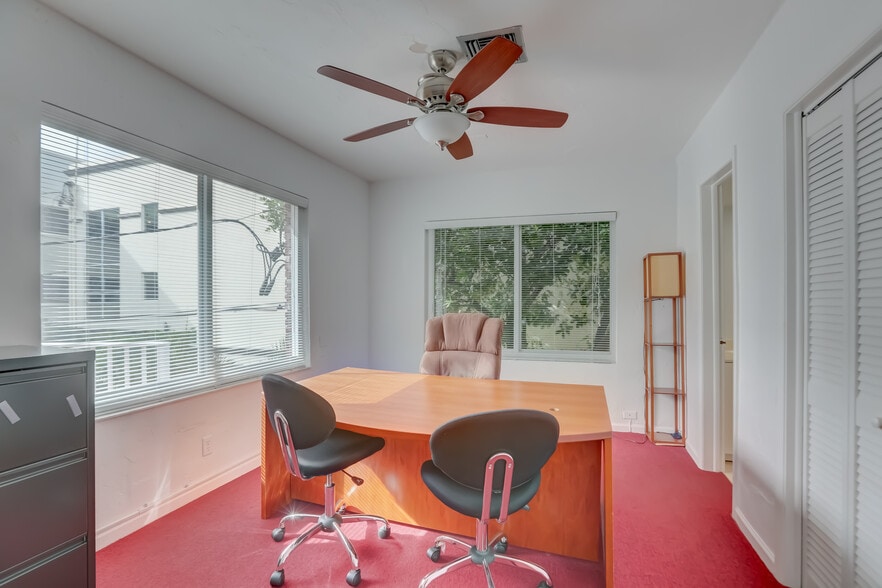 More Photos Of 8 SE 8th St, Fort Lauderdale Office For Sale