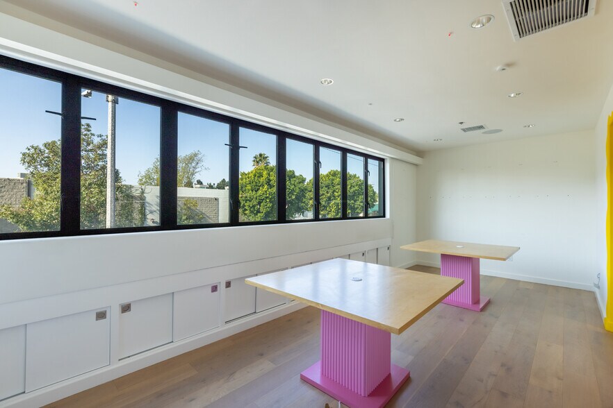 More Photos Of 3058 N Lima St, Burbank Warehouse For Sale