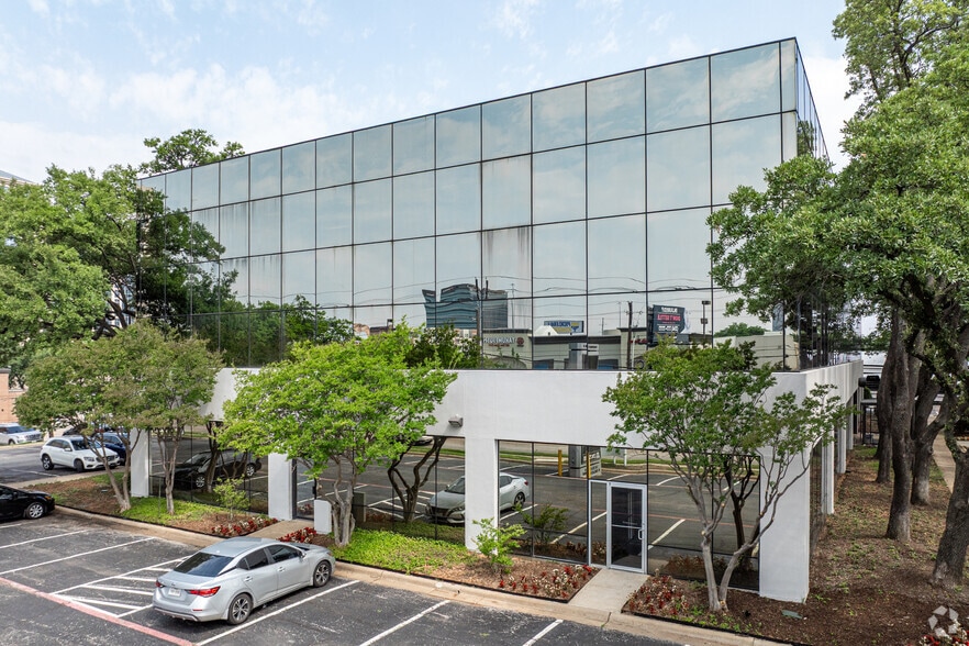 More Photos Of 14110 N Dallas Pky, Dallas Unknown For Lease