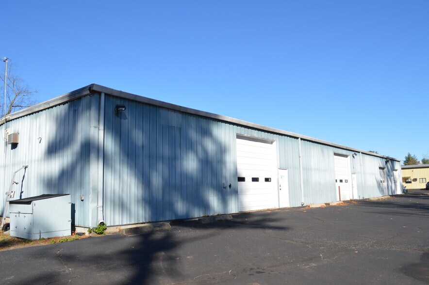 More Photos Of 15 Herman Dr, Simsbury Light Manufacturing For Sale