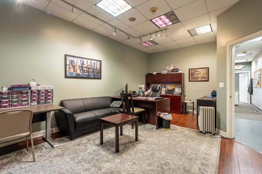 More Photos Of 3302 Grove Ave, Berwyn Medical For Sale