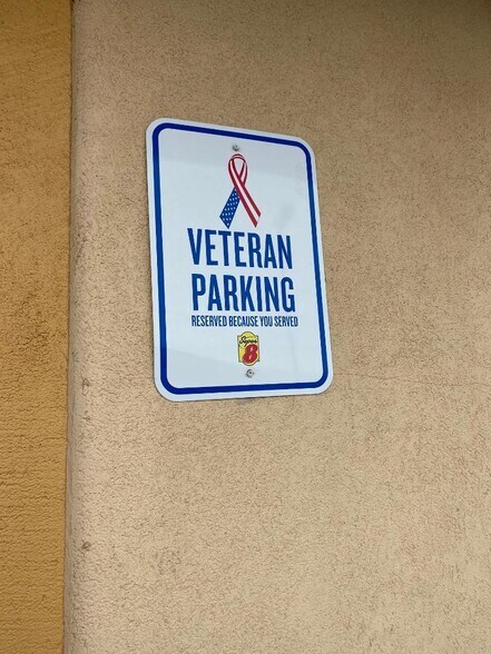 More Photos Of 5001 Hinkleville Rd, Paducah Hotel For Sale