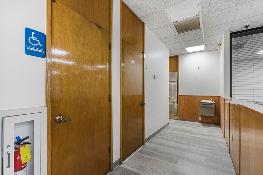 More Photos Of 1750 NE 8th St, Homestead Bank For Lease