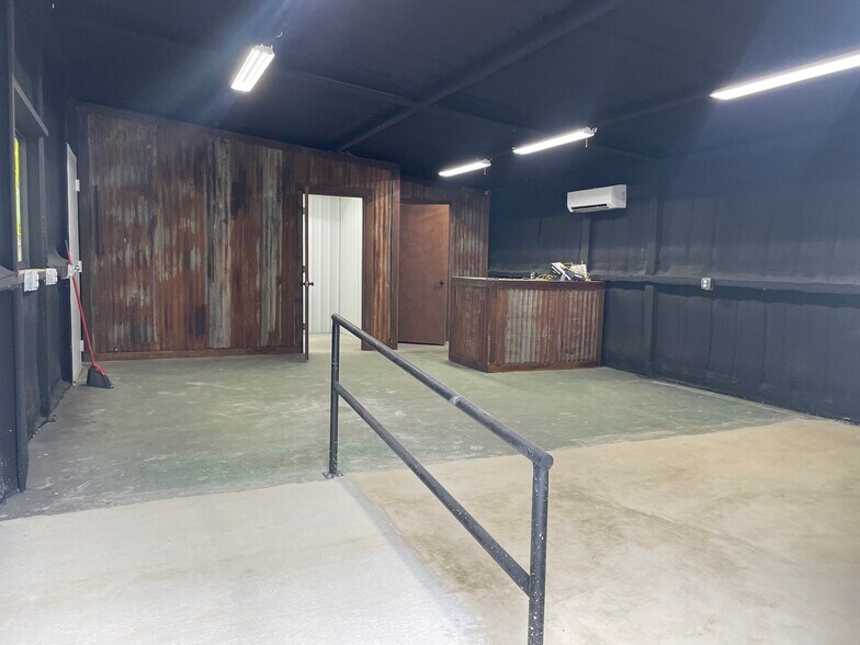 More Photos Of 15920 State Highway 94, Apple Springs Flex For Sale