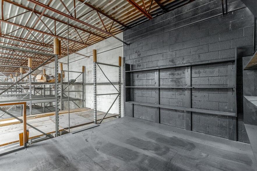 More Photos Of 360 Carbondale Rd SW, Dalton Warehouse For Lease