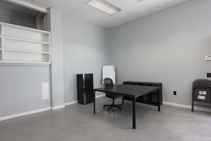 More Photos Of 36 Walnut St, Thurmont Warehouse For Lease