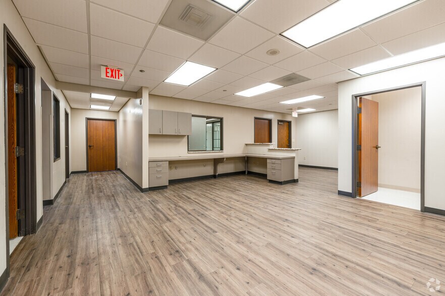 More Photos Of 1315 St Joseph Pky, Houston Medical For Sale