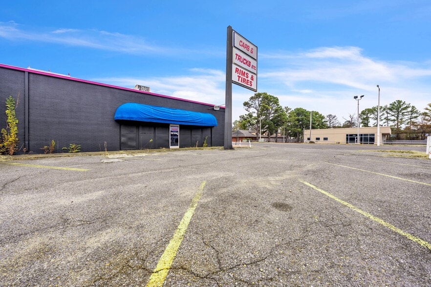 More Photos Of 5390 Fox Plaza Dr, Memphis Auto Repair For Sale