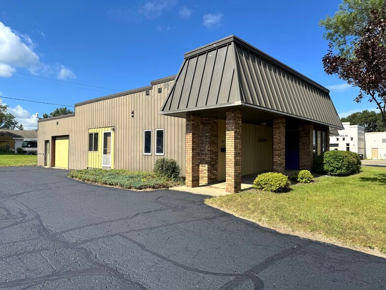 More Photos Of 745 W Main St, Perham Office For Sale