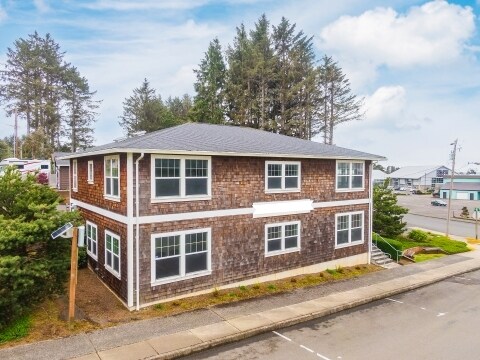 More Photos Of 2210 NE 22nd, Lincoln City Office For Sale