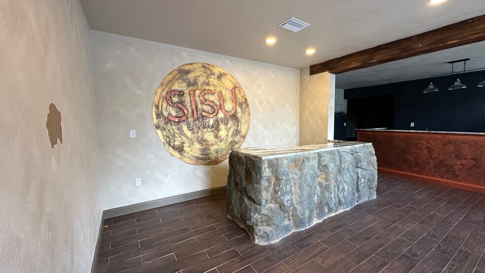 More Photos Of 1707 E Edgewood Dr, Lakeland Medical For Lease