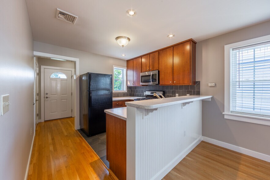 More Photos Of 123 Garrett Ave, Bryn Mawr Apartments For Sale