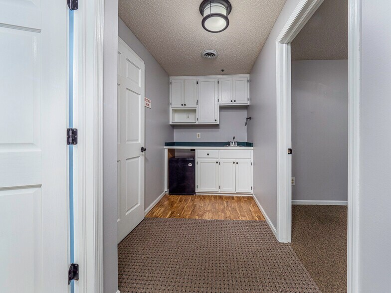 More Photos Of 3165 Fernbrook Ln N, Plymouth Office For Lease