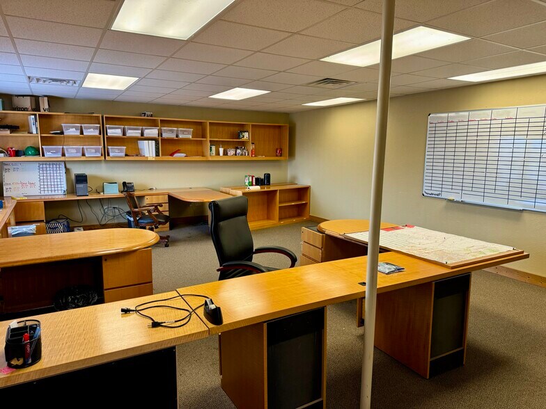 More Photos Of 464 Cool Jct, Millsap Manufacturing For Lease