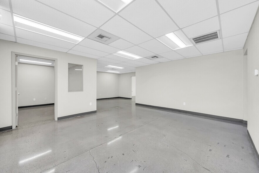 More Photos Of 42 W Boxelder Pl, Chandler Showroom For Lease