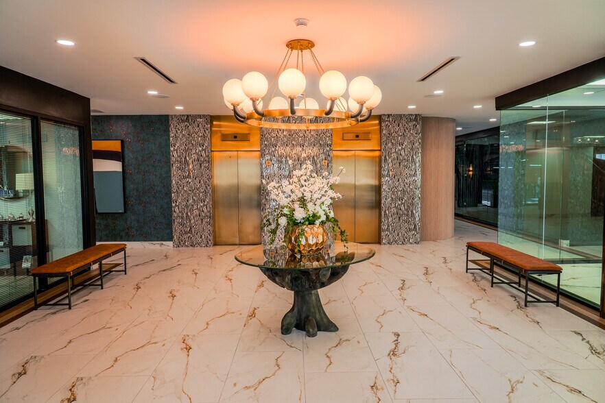 More Photos Of 4151 Southwest Fwy, Houston Office For Lease