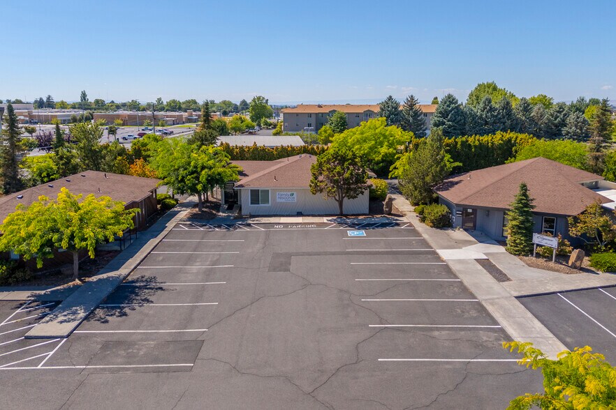 More Photos Of 830 Sharon Ave E, Moses Lake Office For Sale