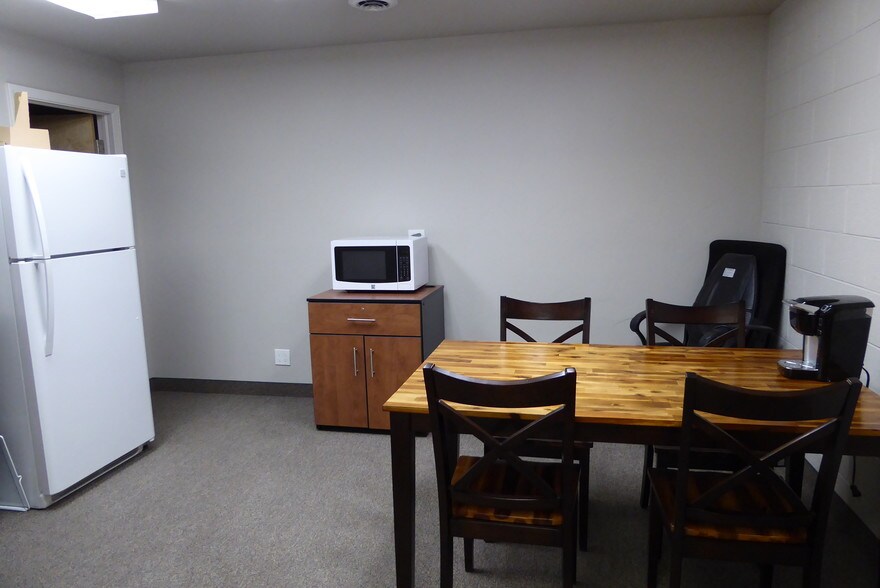 More Photos Of 132 E 5th St, Delta Office For Lease