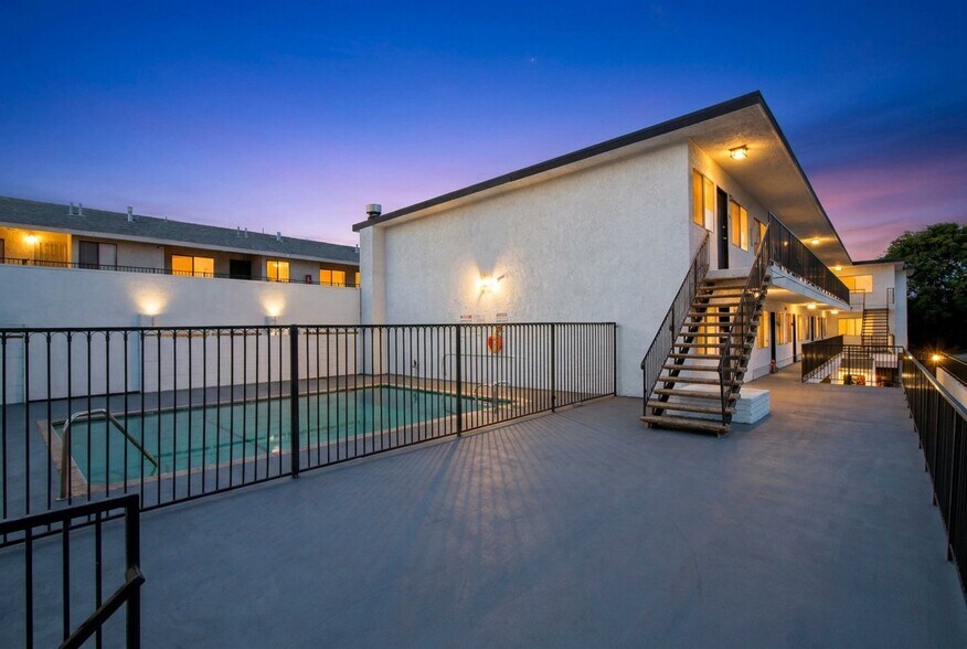 More Photos Of 14110 Yukon Ave, Hawthorne Apartments For Sale