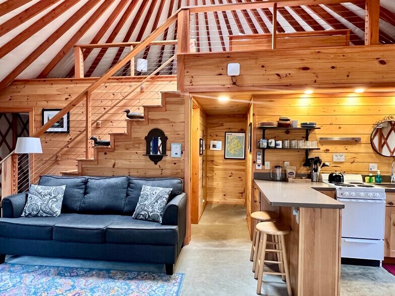 More Photos Of 200 Seal Cove Rd, Southwest Harbor Hotel For Sale