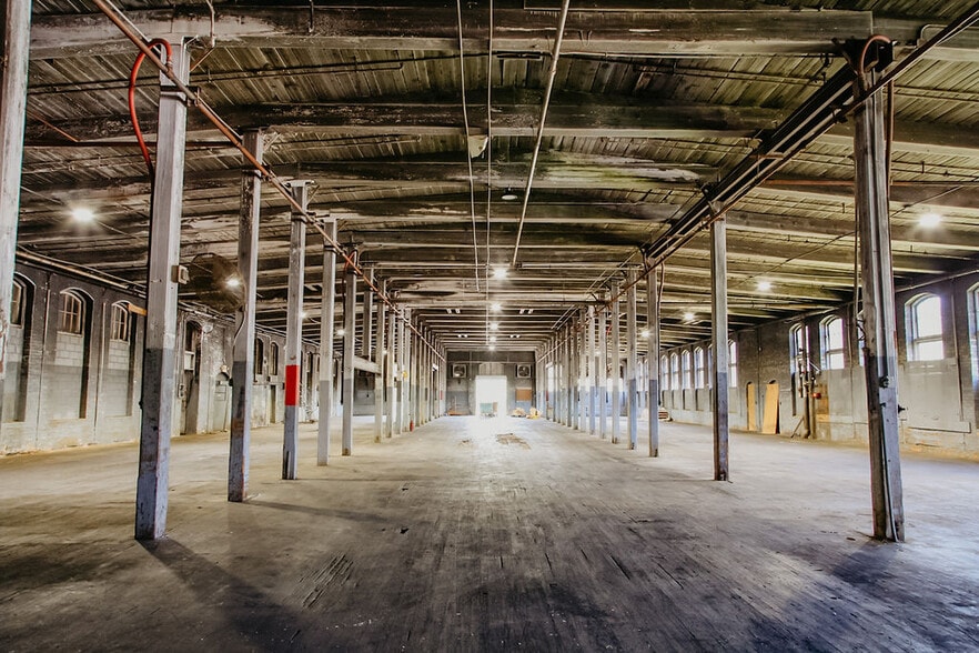 More Photos Of 340 Seaboard St, Vass Warehouse For Sale