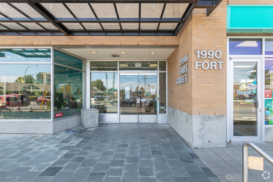 More Photos Of 1990 Fort St, Victoria Office For Lease