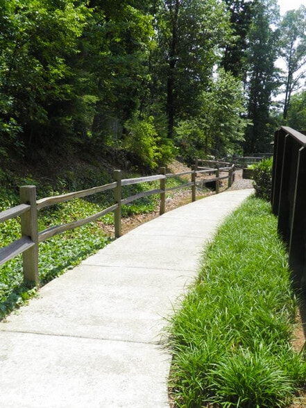 More Photos Of 510 Reed Rd, Dalton Assisted Living For Sale