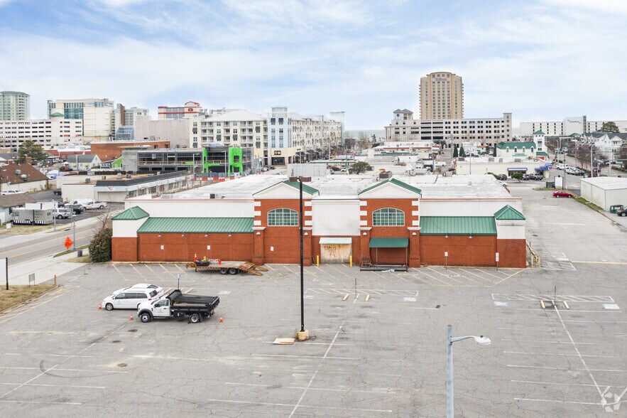 More Photos Of 521 Laskin Rd, Virginia Beach Supermarket For Lease